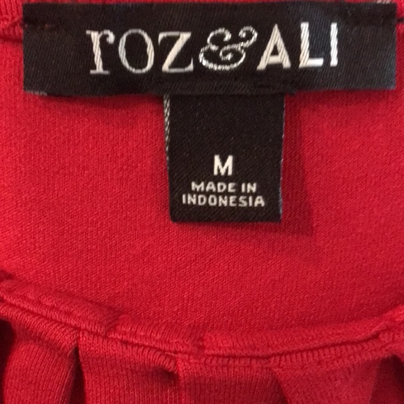 Roz & Ali Sleeveless Red Top Size Medium Pleated Front Round Neck - Picture 10 of 15